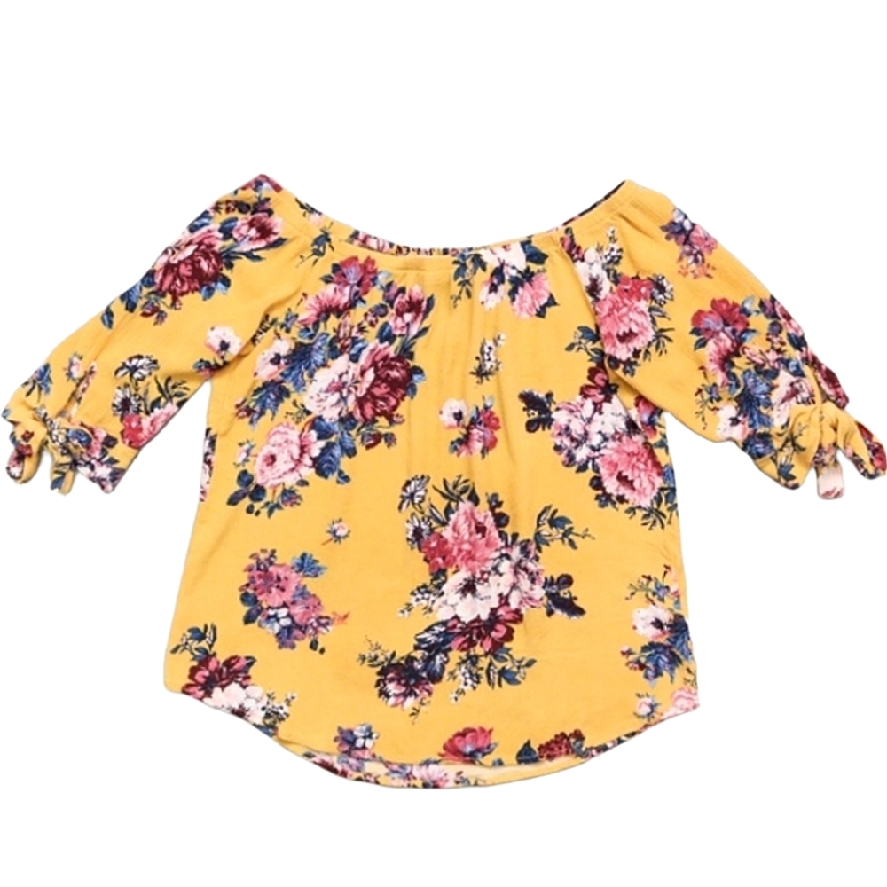Kaii Off-shoulder Floral Blouse